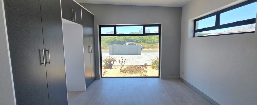 5 Bedroom Property for Sale in Kleinbaai Western Cape